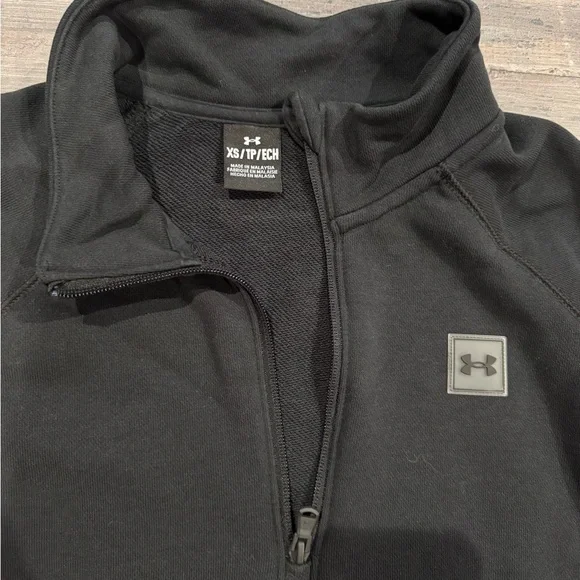 EUC Under Armour Women’s Black Cropped Quarter-Zip Pullover - Picture 3 of 5